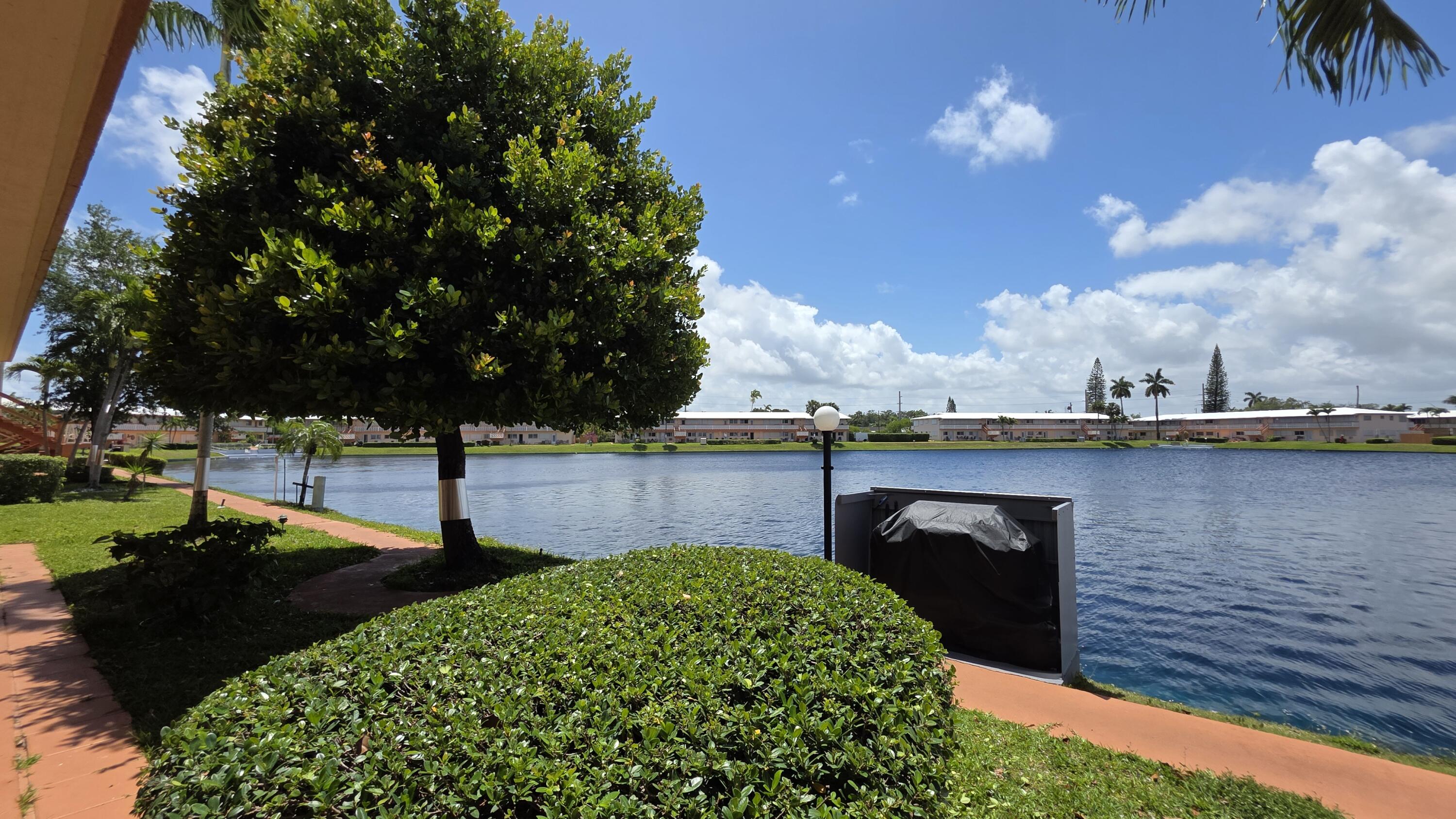 900 SW 10th Terrace # 2s, Hallandale Beach FL 33009