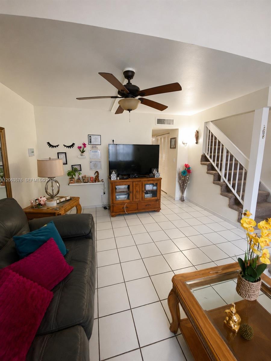 633 N University Dr # 14 — Photo 2