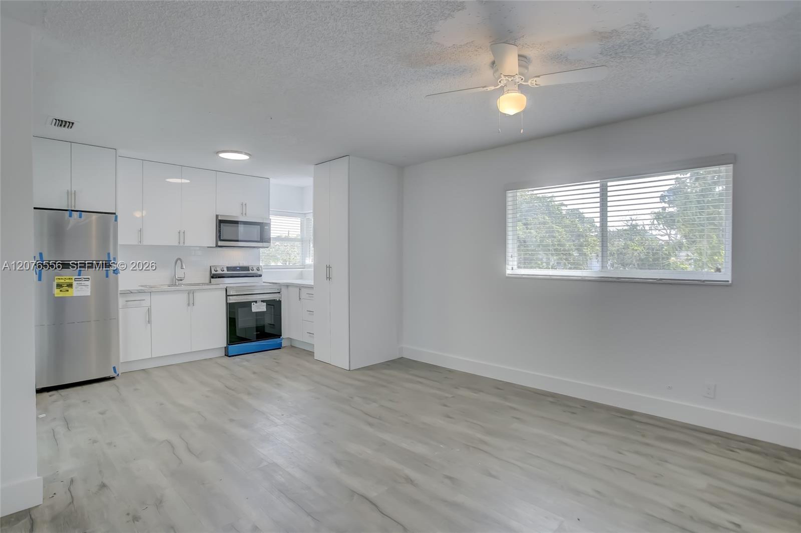 1335 NE 5th Ave # 3 — Photo 4