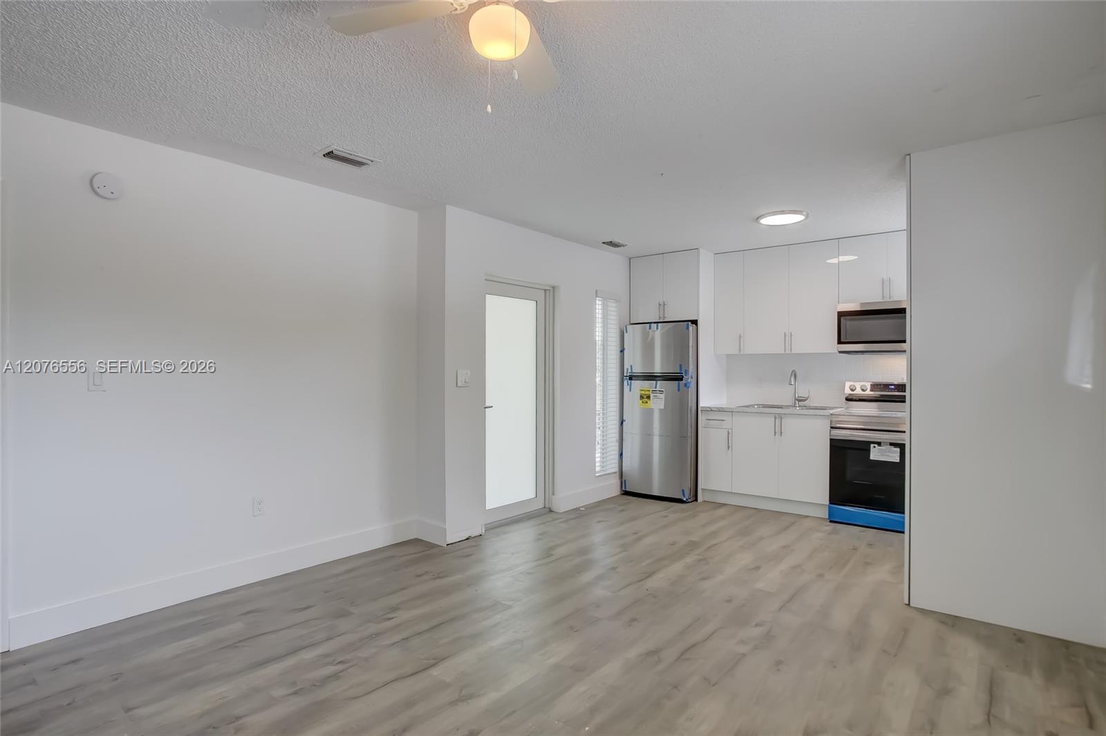 1335 NE 5th Ave # 3 — Photo 5