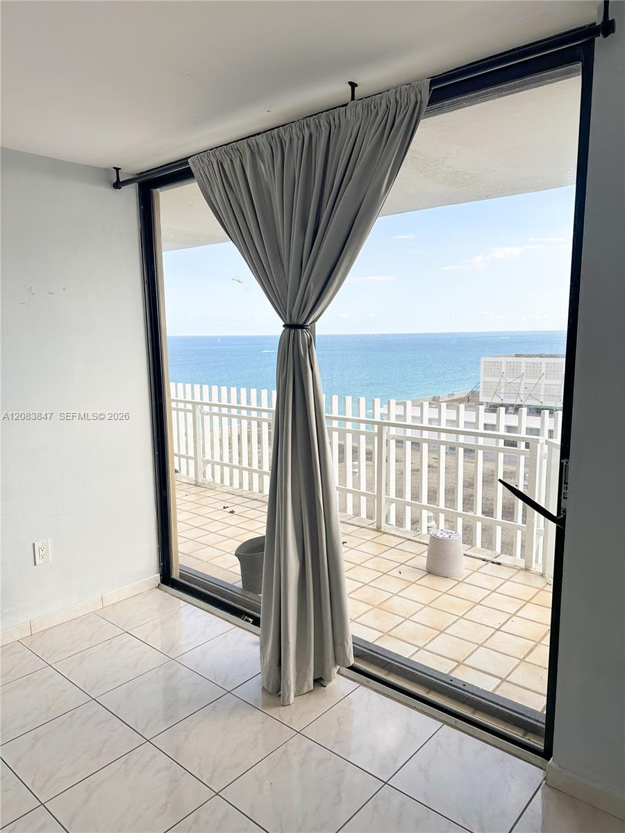 6061 Collins Ave # 23B — Photo 2