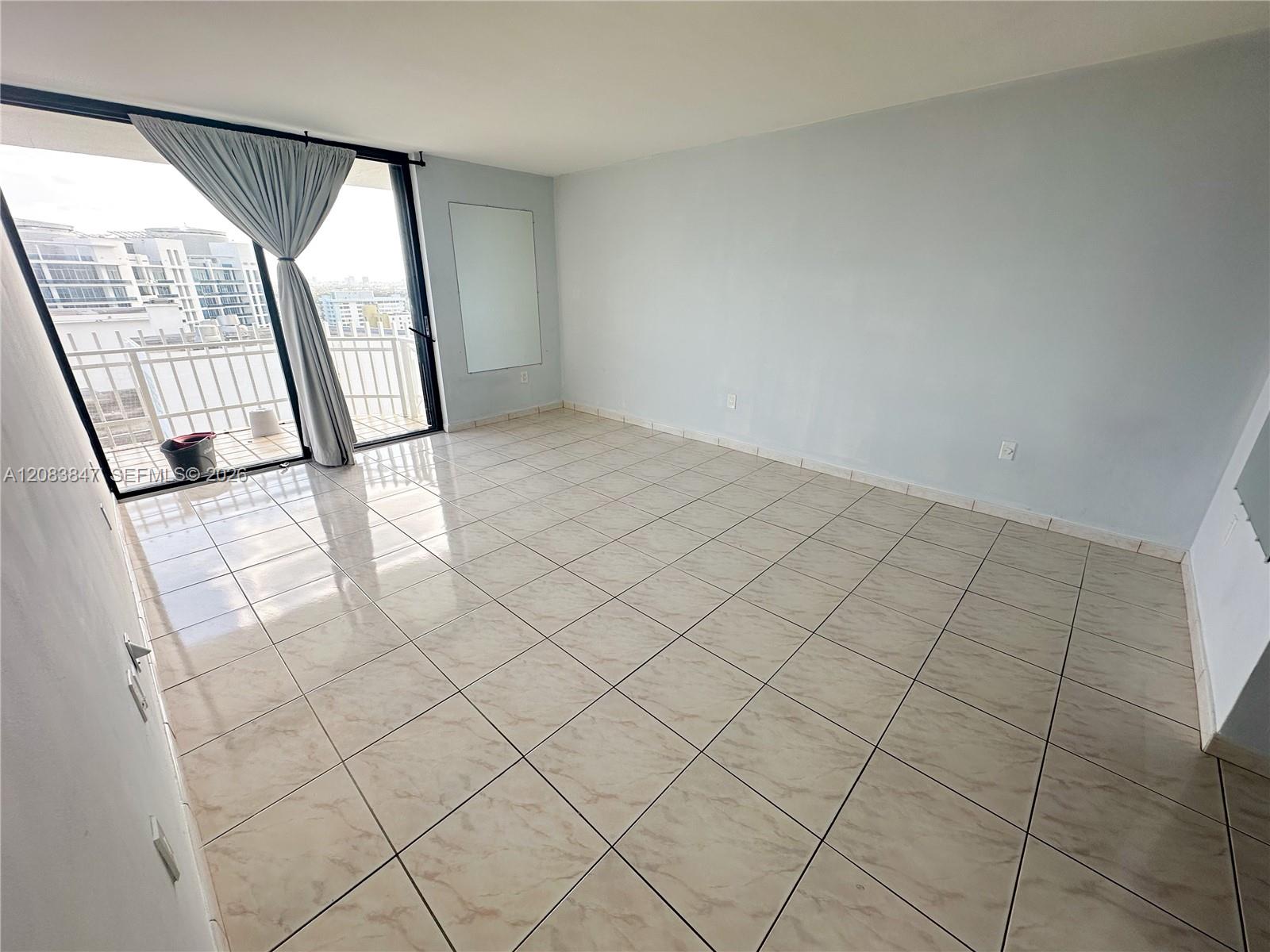 6061 Collins Ave # 23B — Photo 3