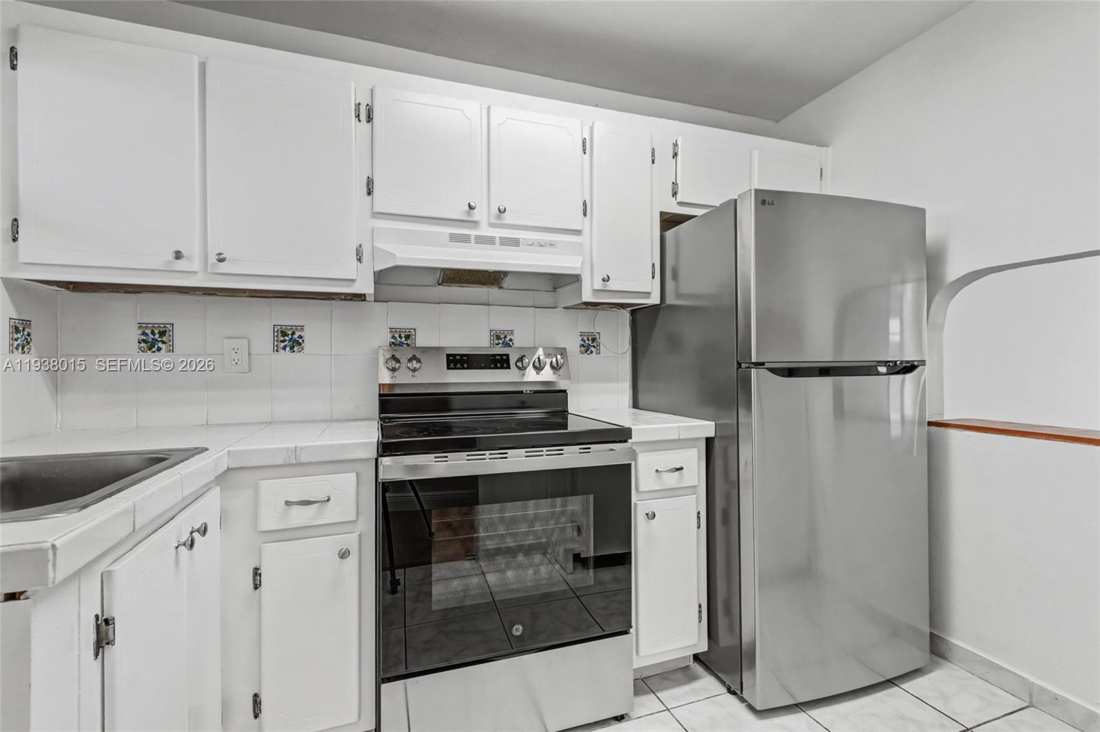 2831 Sunrise Lakes Dr. E # 204 — Photo 2