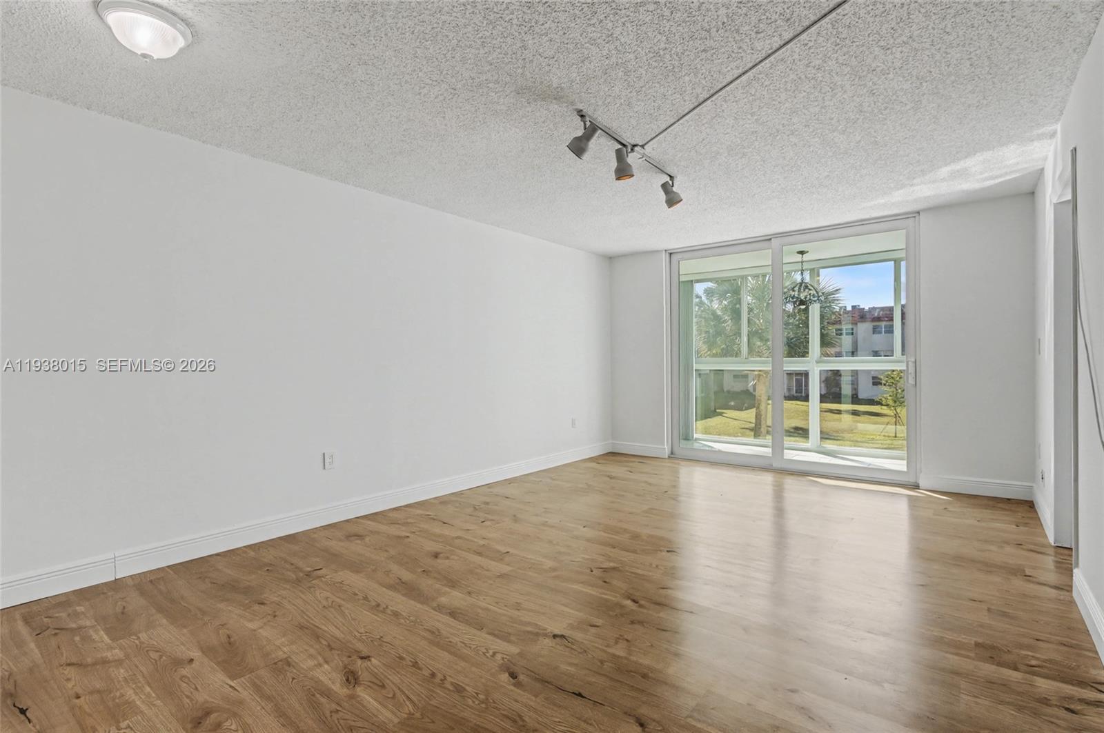2831 Sunrise Lakes Dr. E # 204 — Photo 4