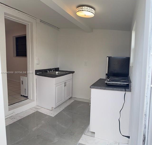 5641 SW 39th St — Photo 2