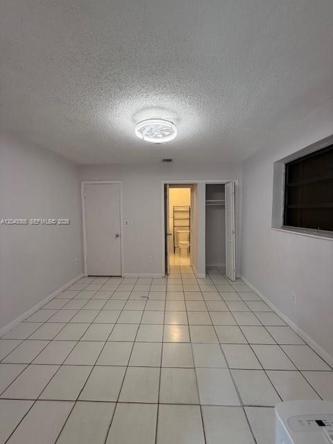 5641 SW 39th St — Photo 3