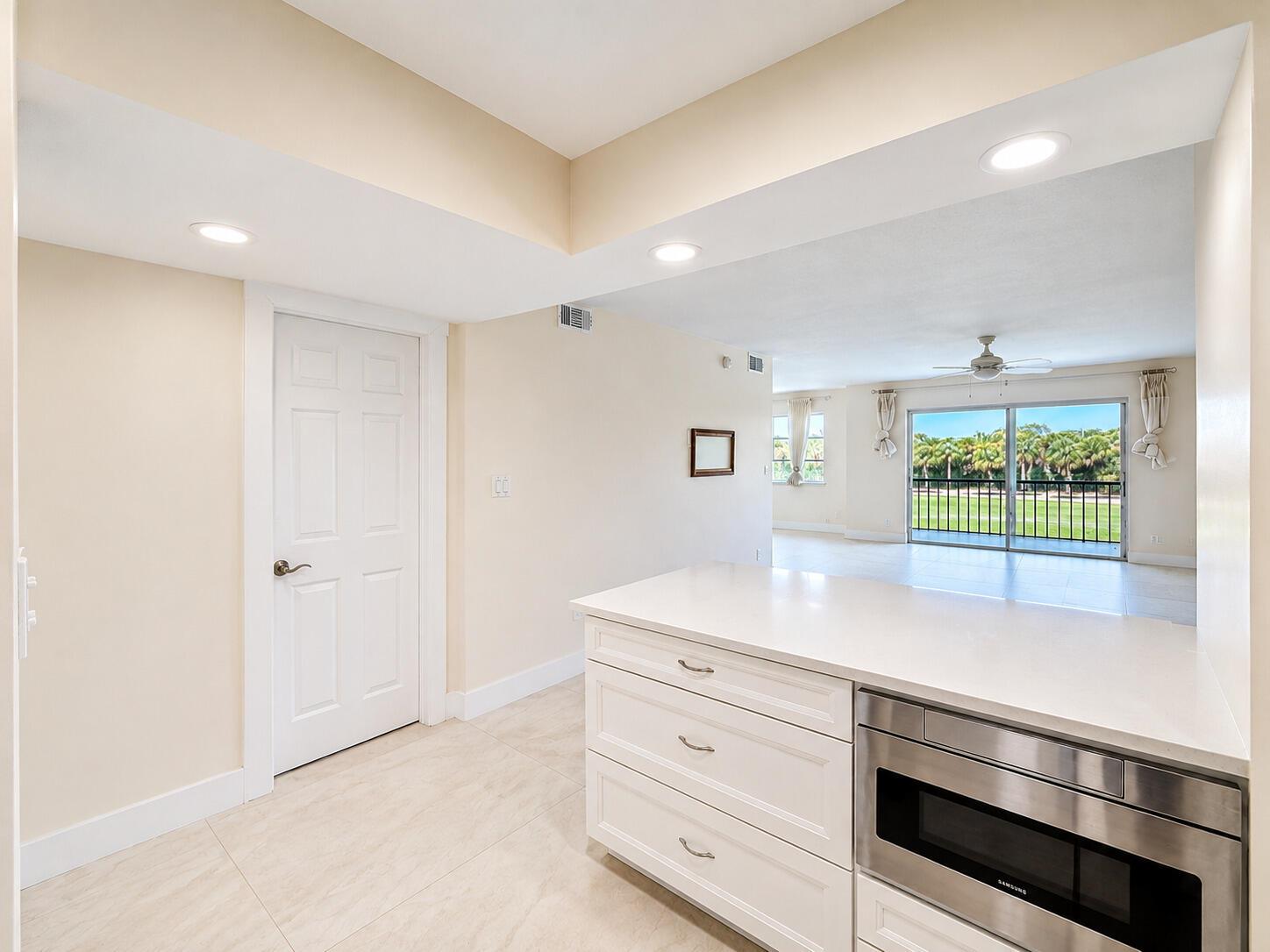 9411 N Hollybrook Lake Drive # 310, Pembroke Pines FL 33025