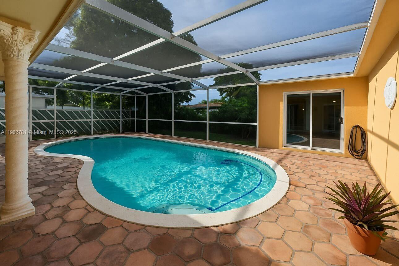6391 SW 34th St, Miramar FL 33023