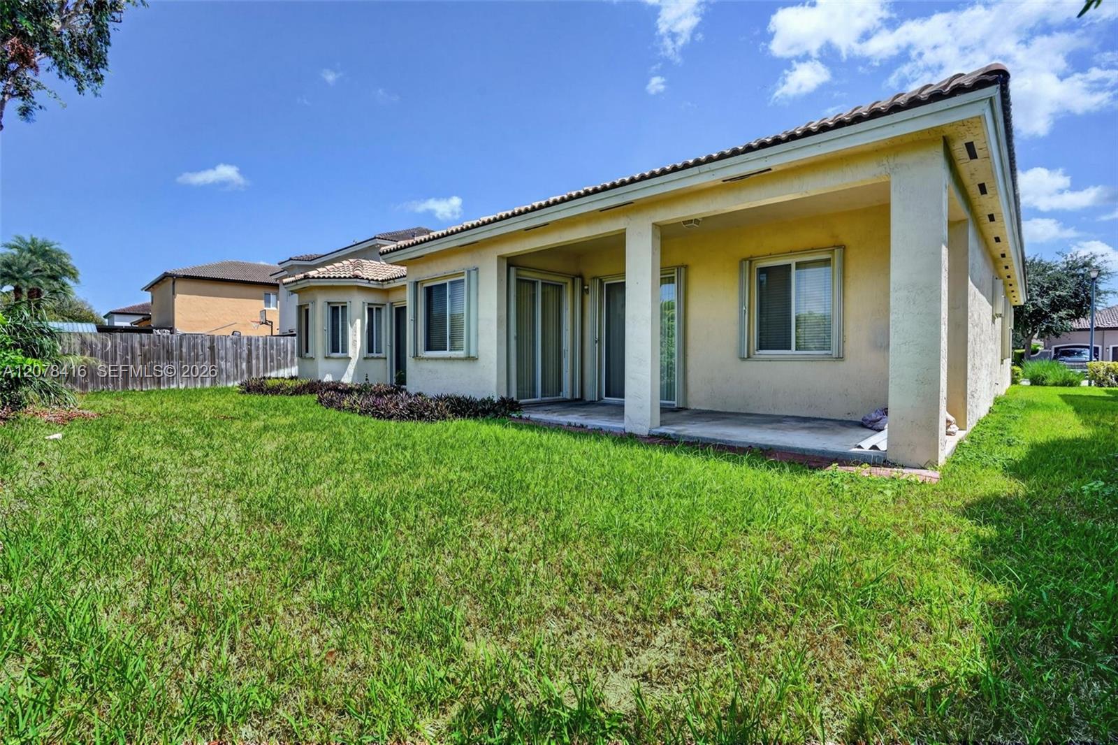 1971 SE 21st Ct — Photo 5