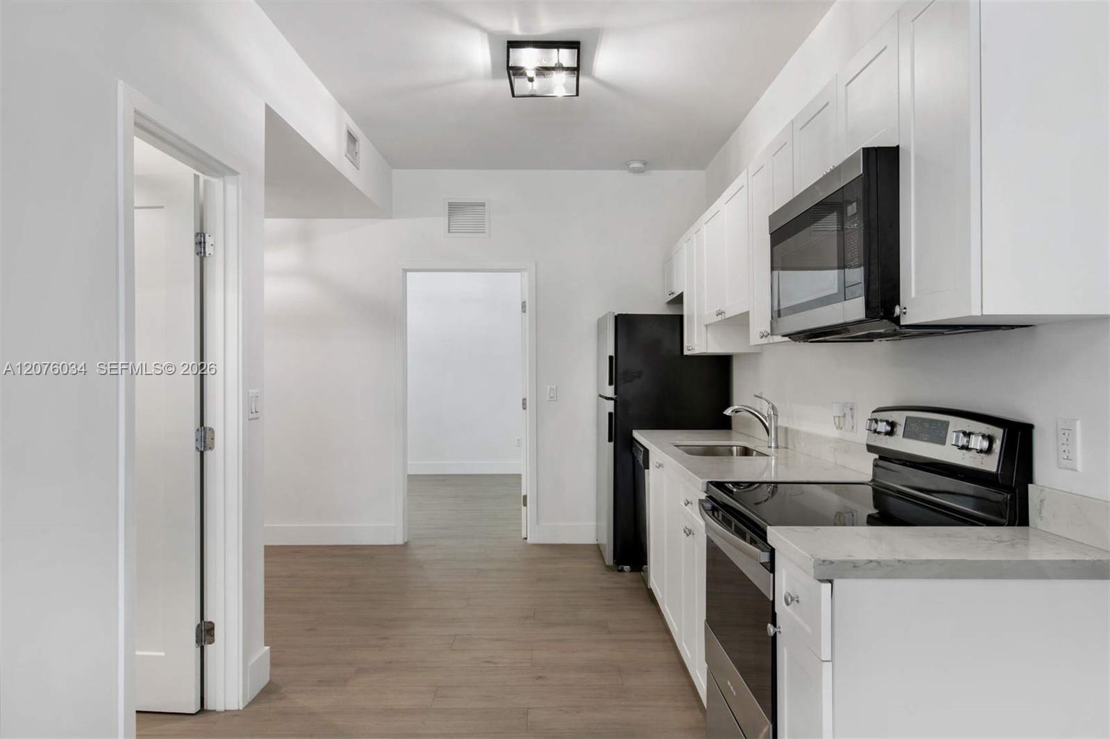624 Santander Ave # 1 — Photo 4