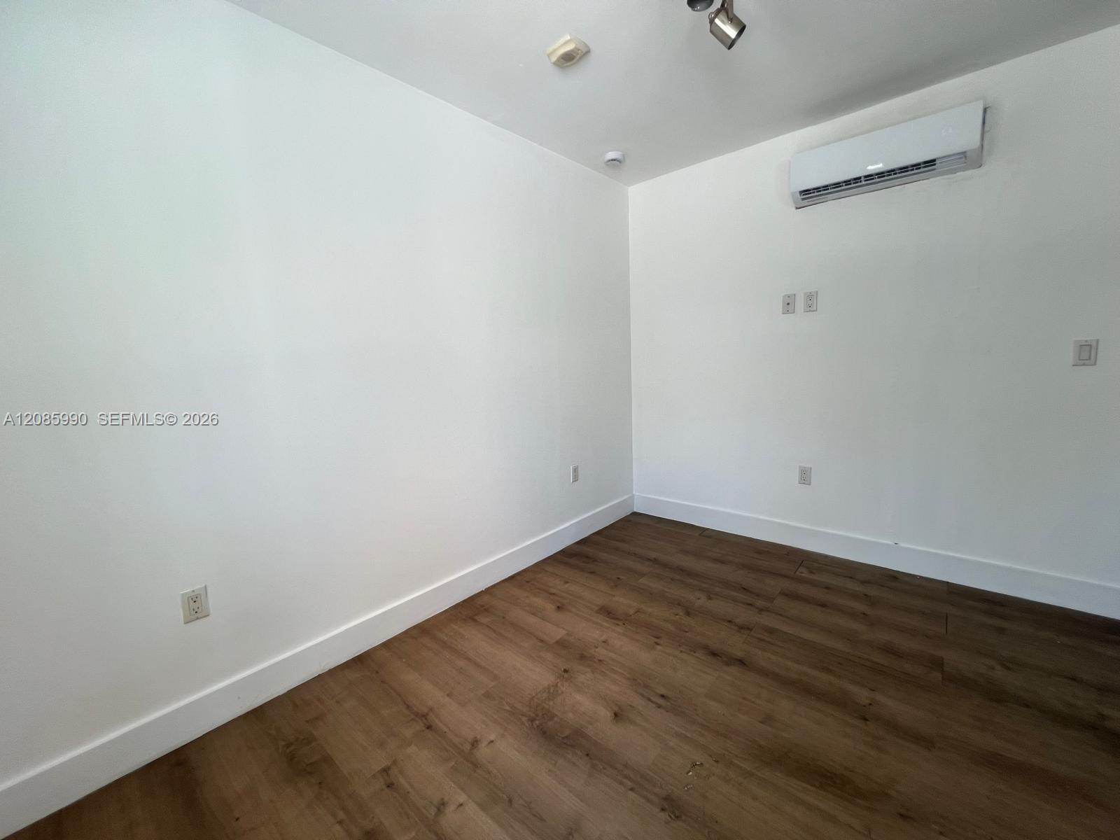 1550 NW 1st Ct # 2 — Photo 2