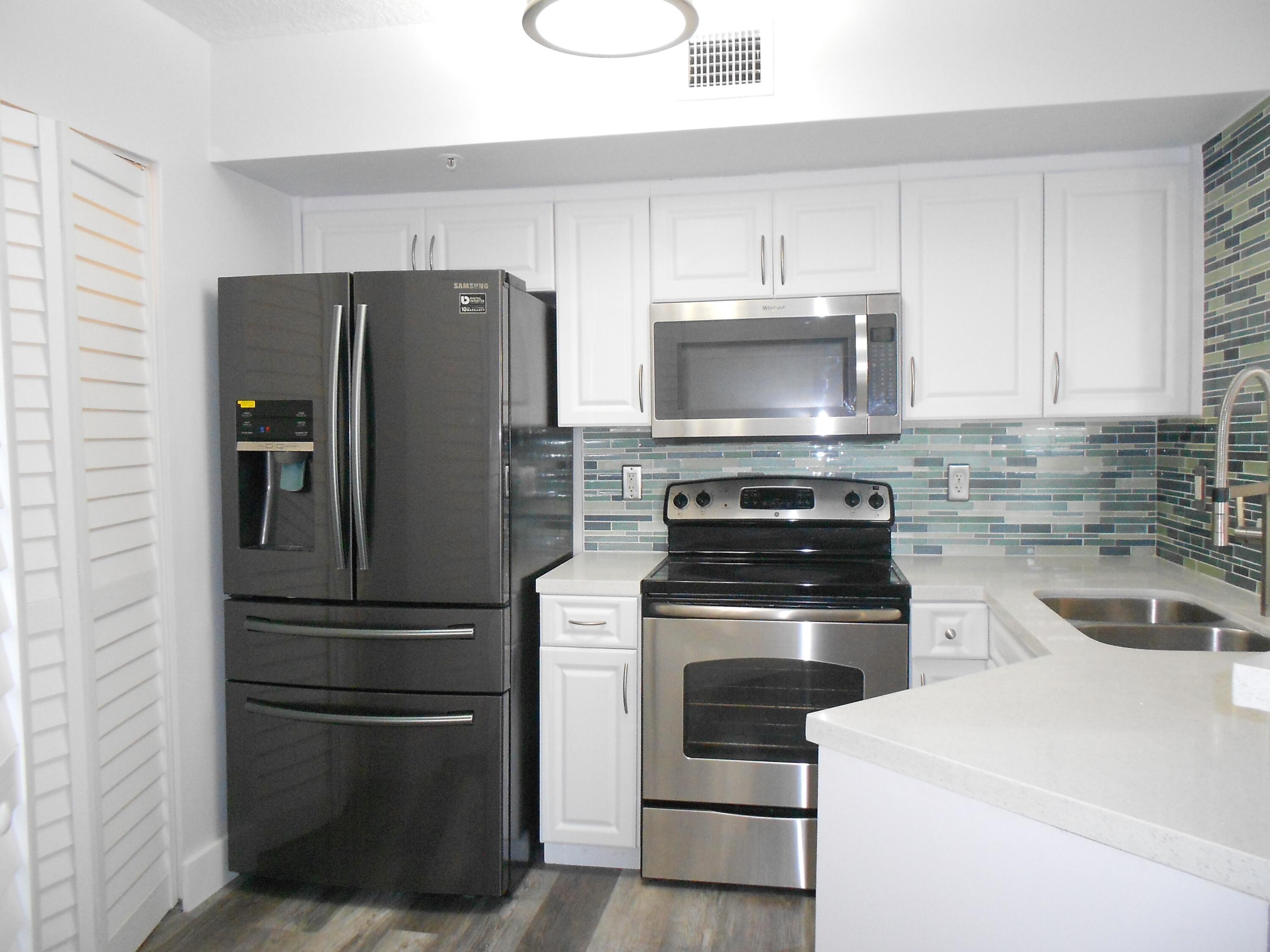 1000 Scotia Drive # 304 — Photo 3