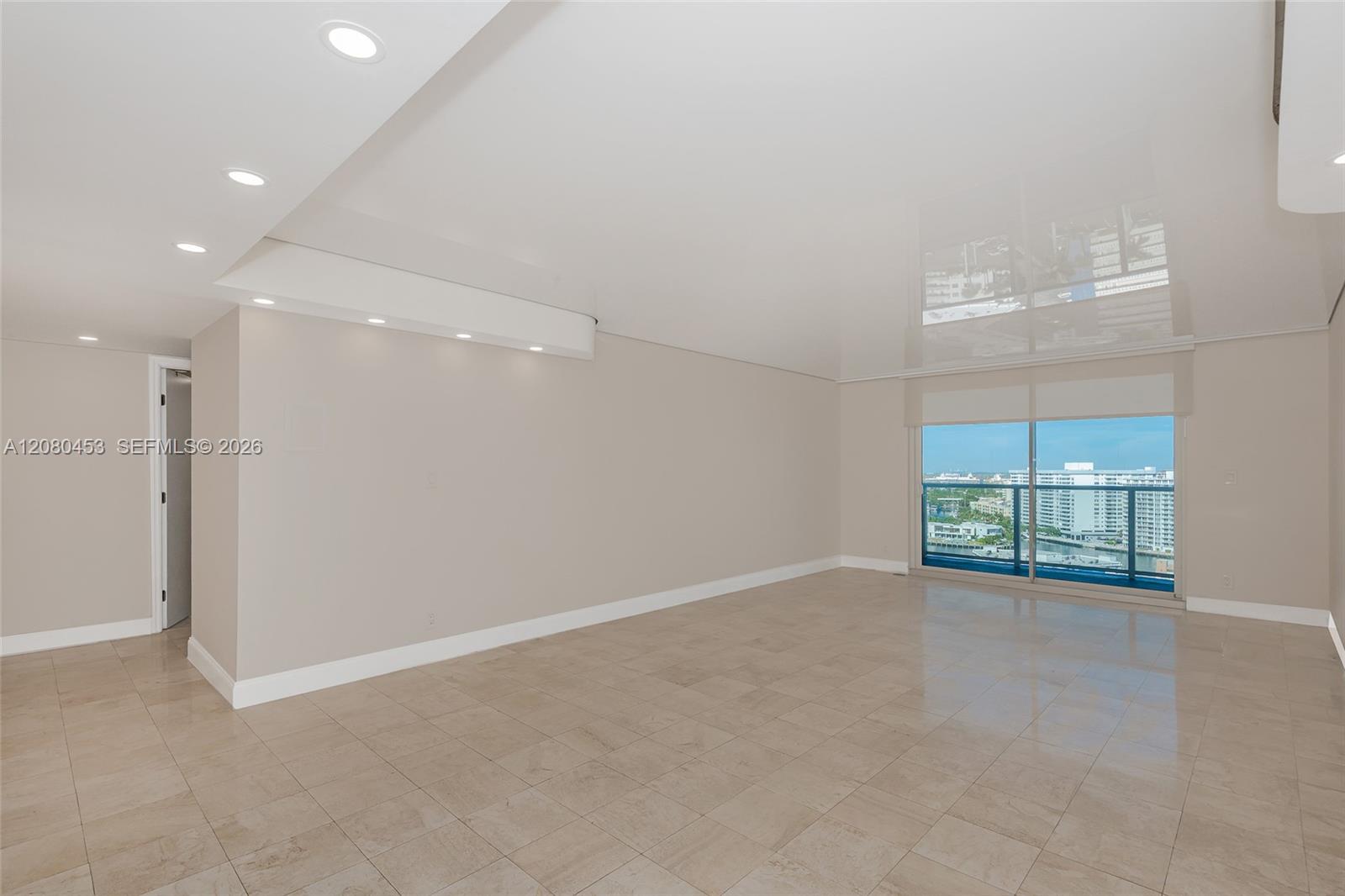 1904 S Ocean Dr # 1807, Hallandale Beach FL 33009