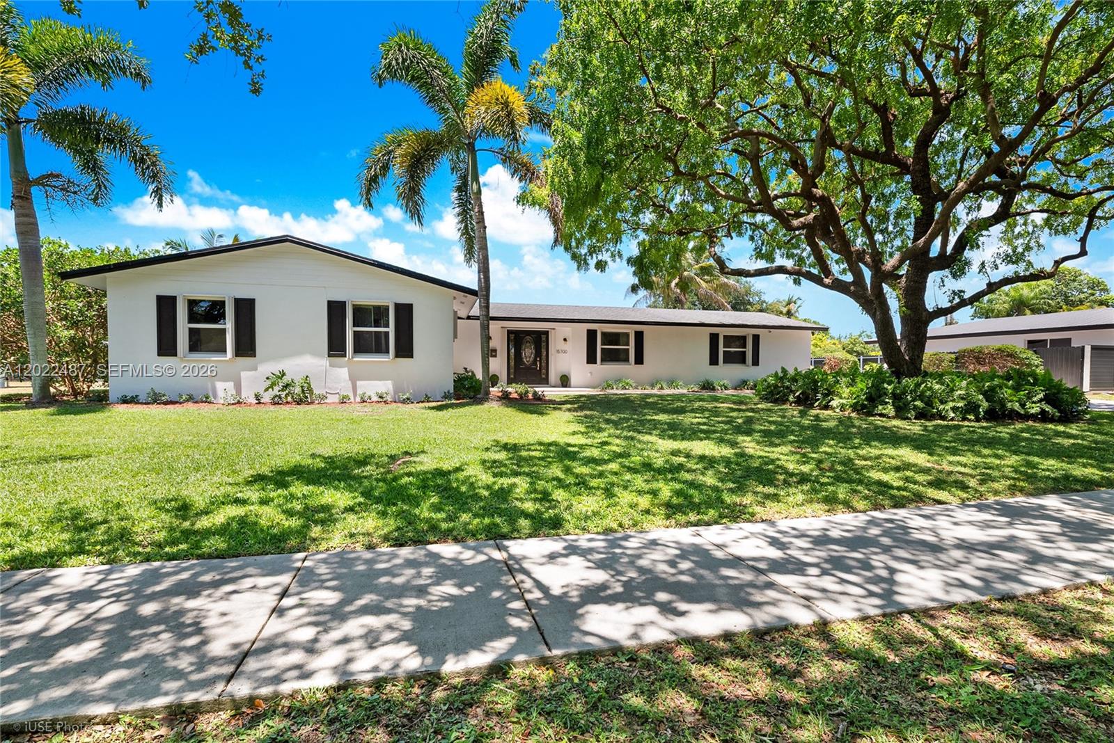15700 SW 87th Ave, Palmetto Bay FL 33157