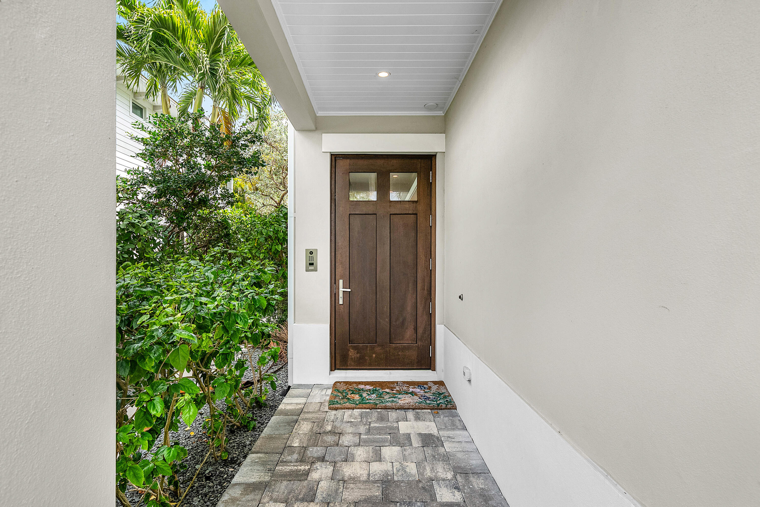 436 NE Wavecrest Way — Photo 4