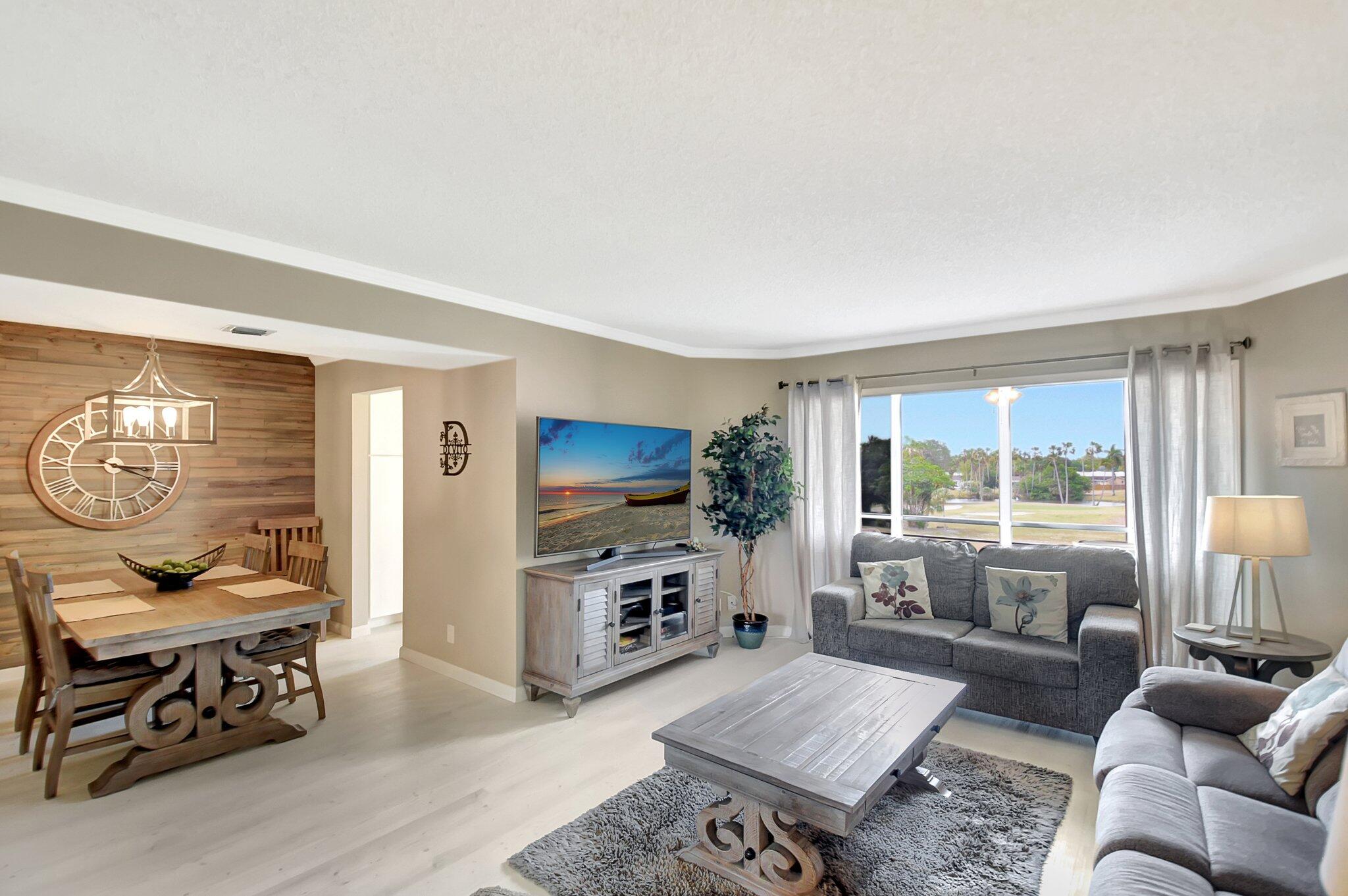 3951 Via Poinciana # 415, Lake Worth FL 33467