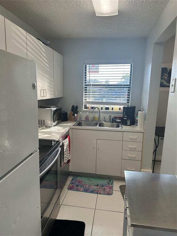 4121 NE 21st Terrace # 3 — Photo 3