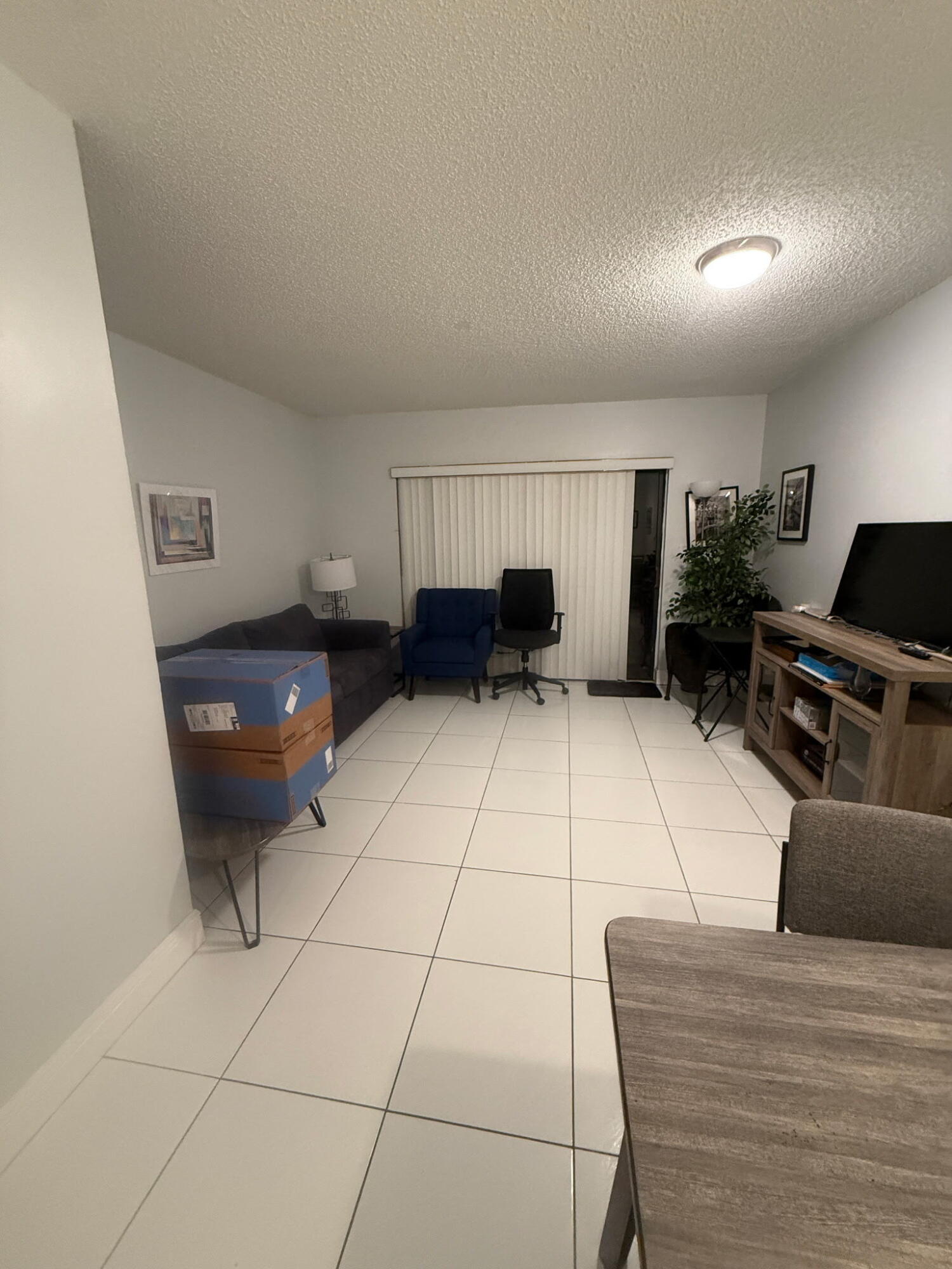 4121 NE 21st Terrace # 3 — Photo 4