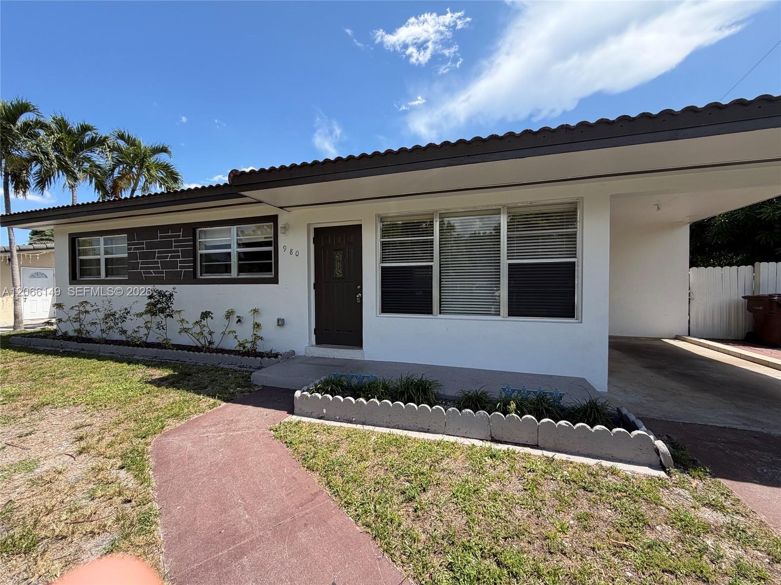 980 W 53rd Ter, Hialeah FL 33012