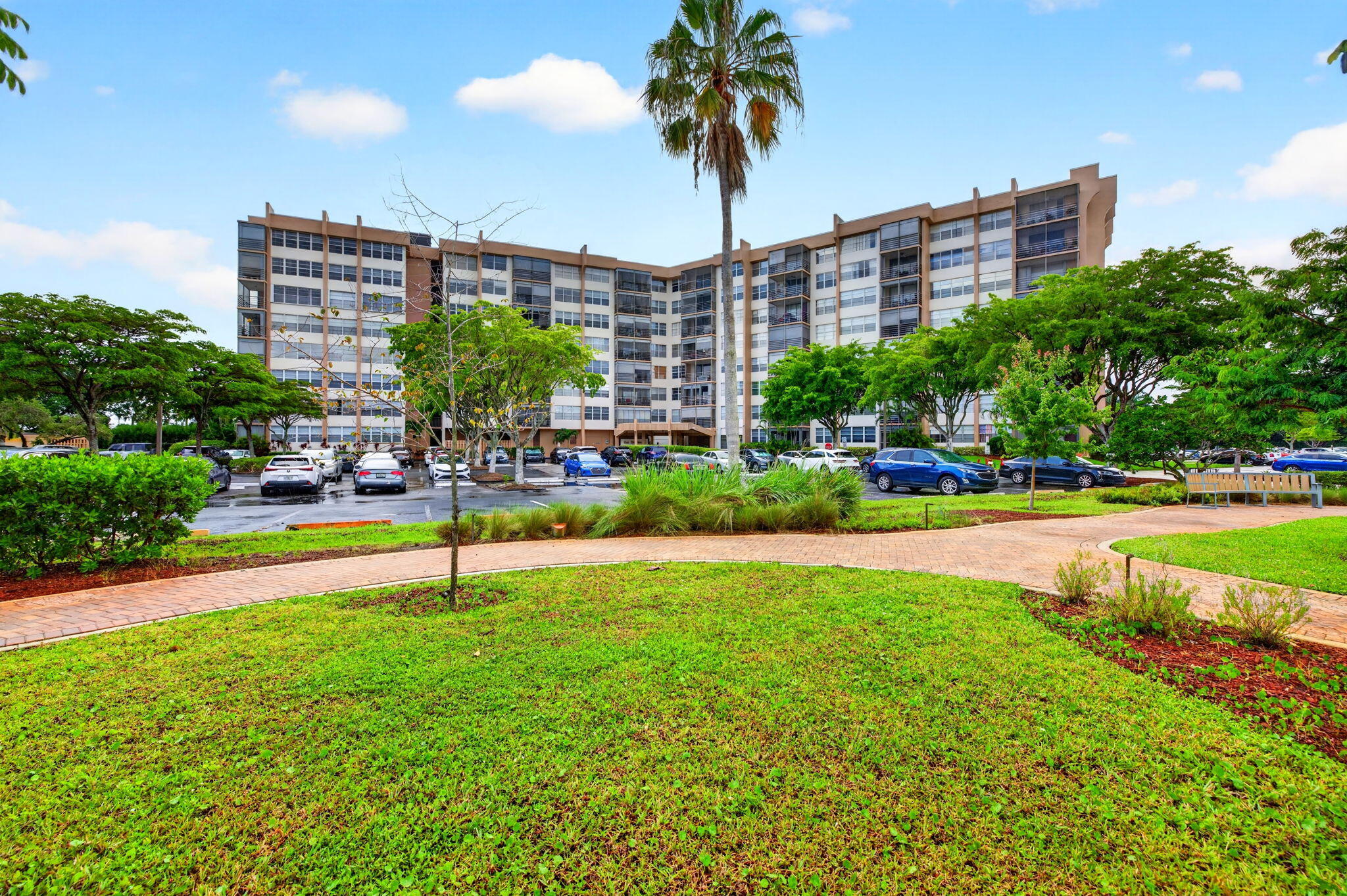 1100 St Charles Place # PH3, Pembroke Pines FL 33026