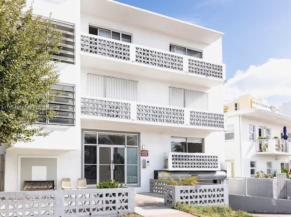 4015 Indian Creek Dr # 302, Miami Beach FL 33140