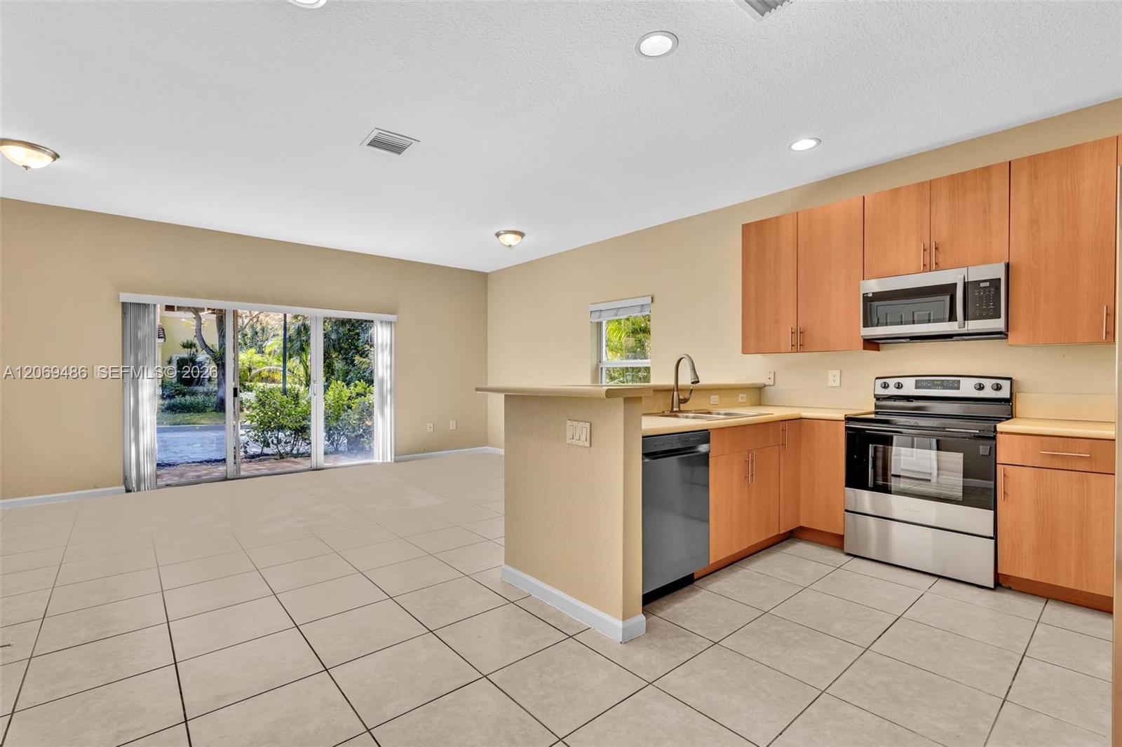 3102 NW 24th Way — Photo 2