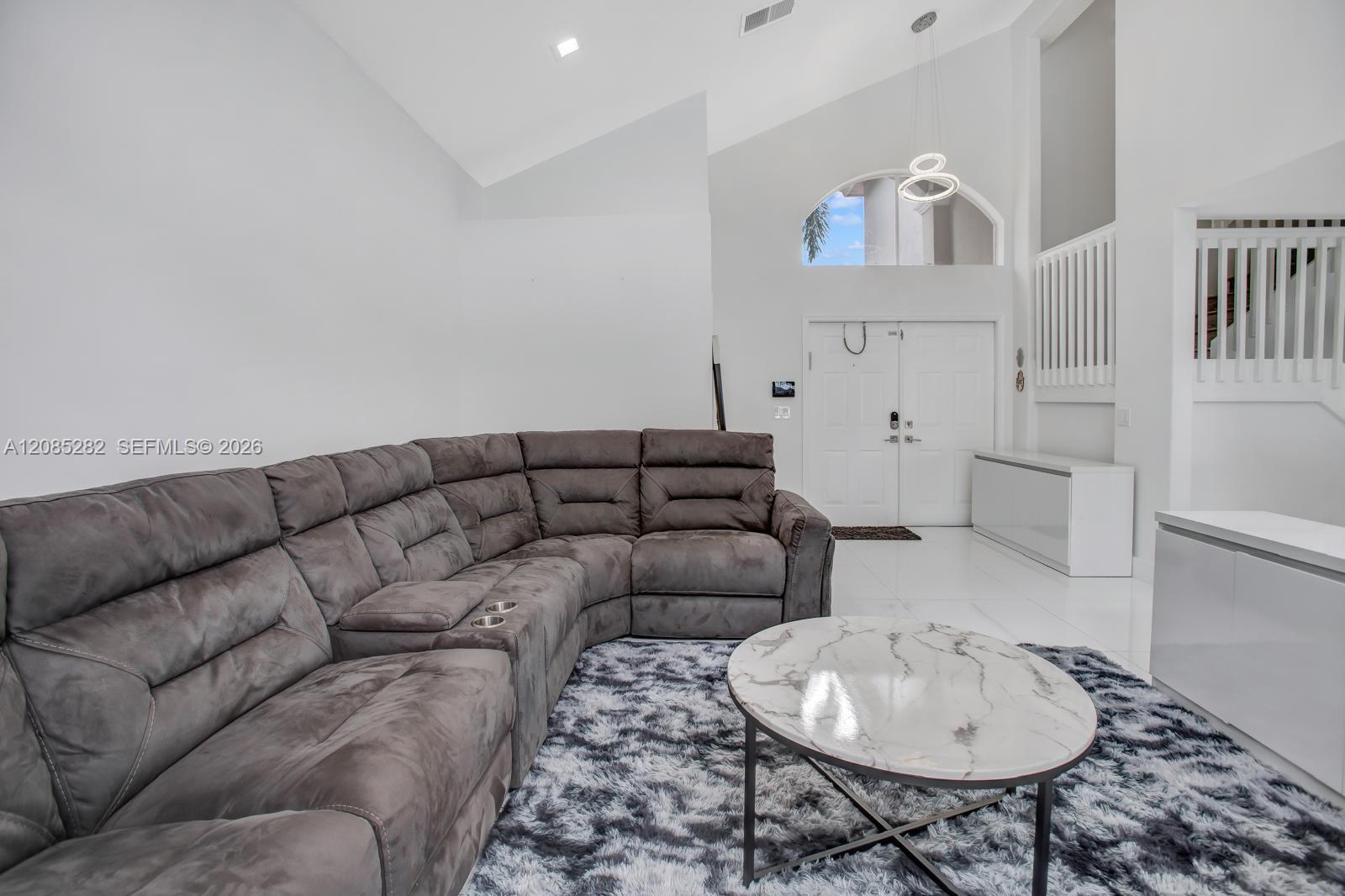 3432 SW 49th St — Photo 5