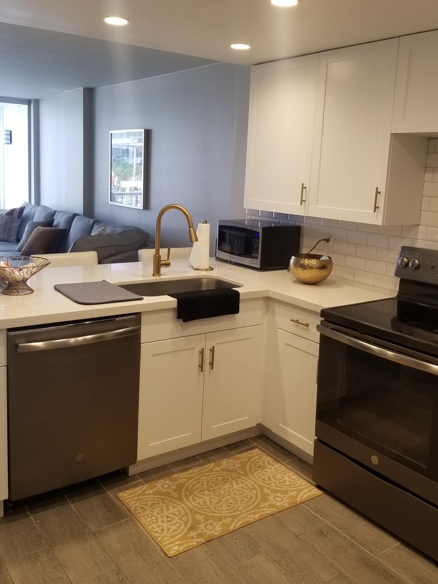 2200 NE 33RD Avenue # 3E, Fort Lauderdale FL 33305
