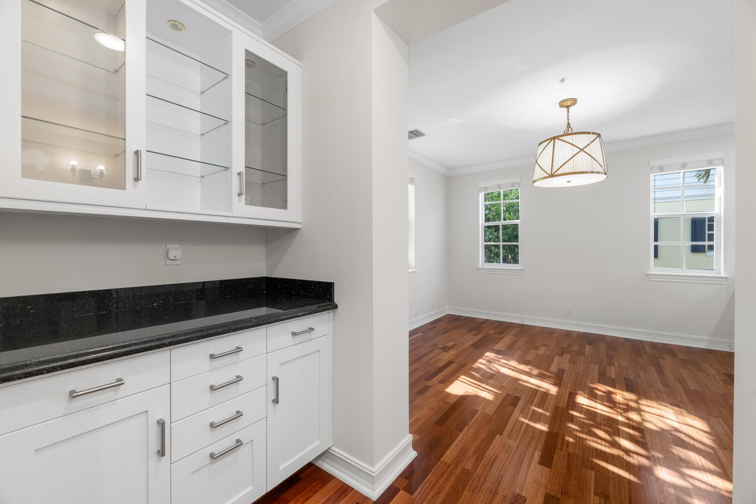 310 Tuxedo Lane — Photo 5
