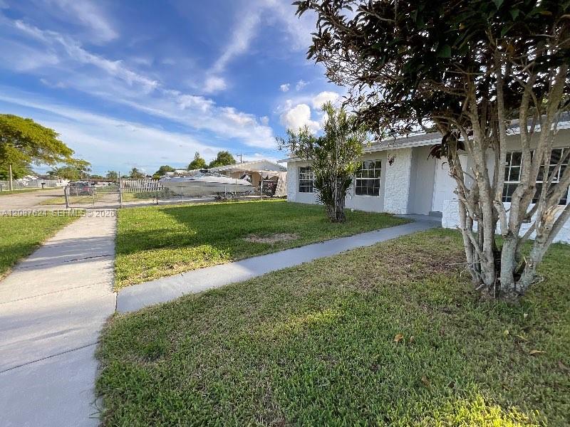 14202 SW 110th Ave — Photo 3