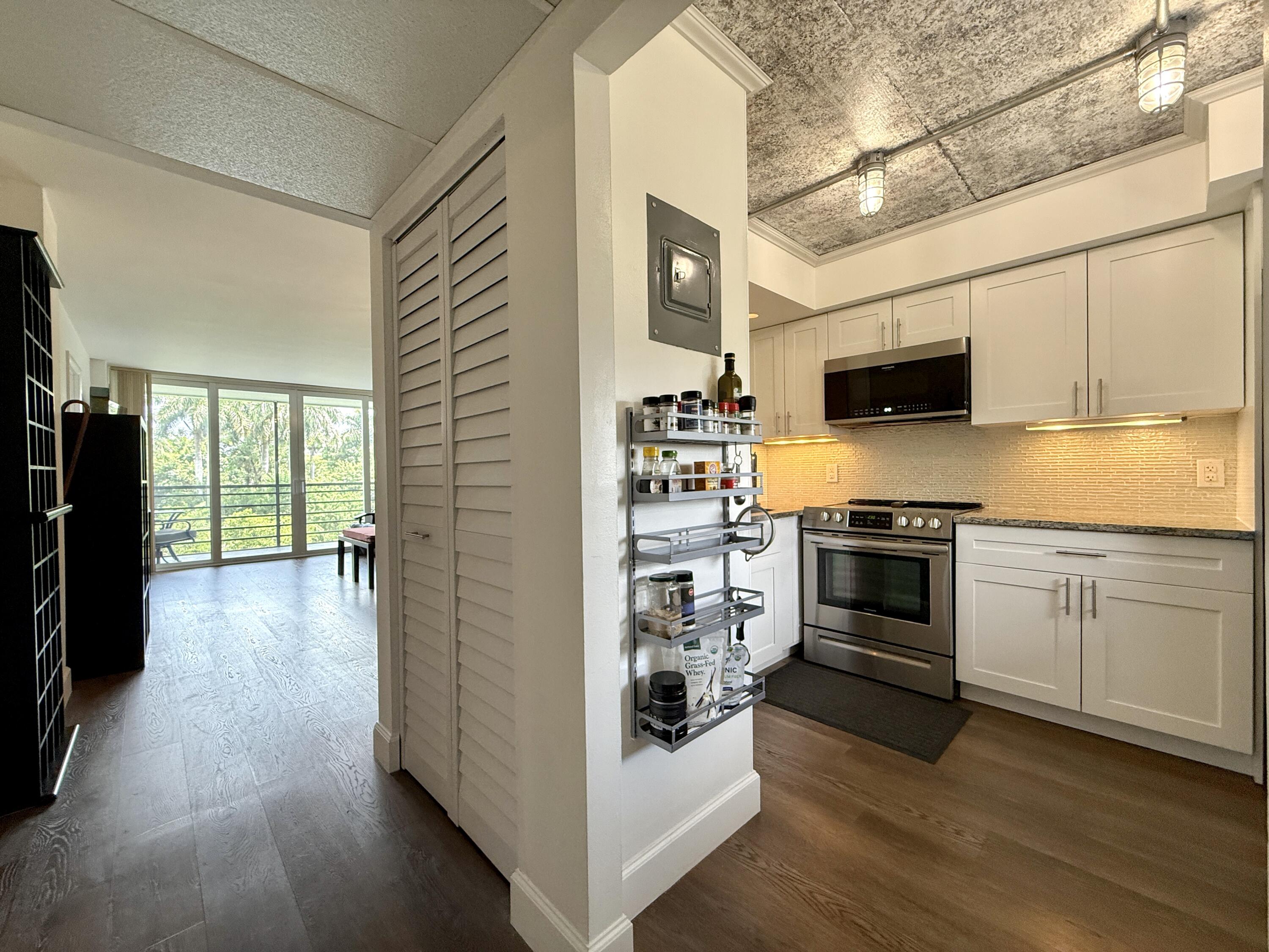 102 Royal Pk Drive # 4C — Photo 3