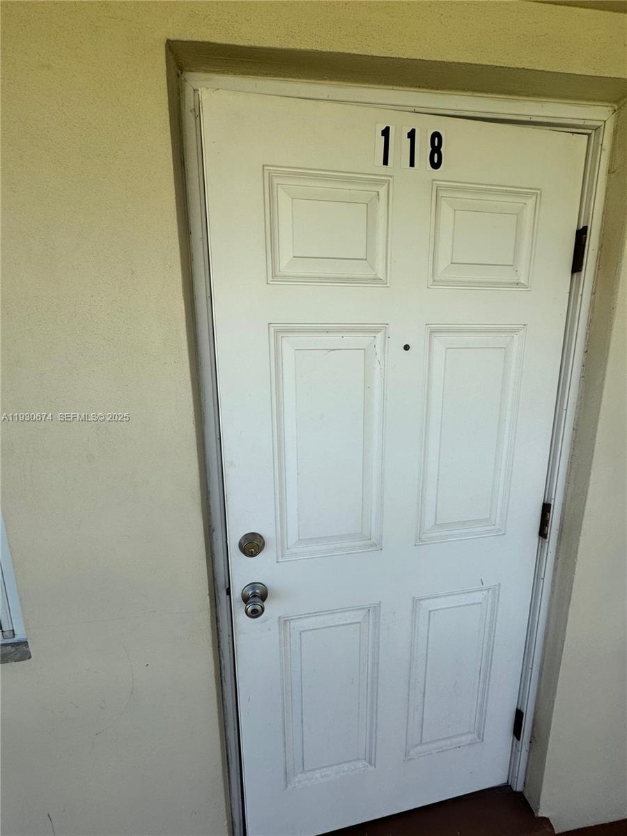 118 E Salisbury  E # 118, West Palm Beach FL 33417