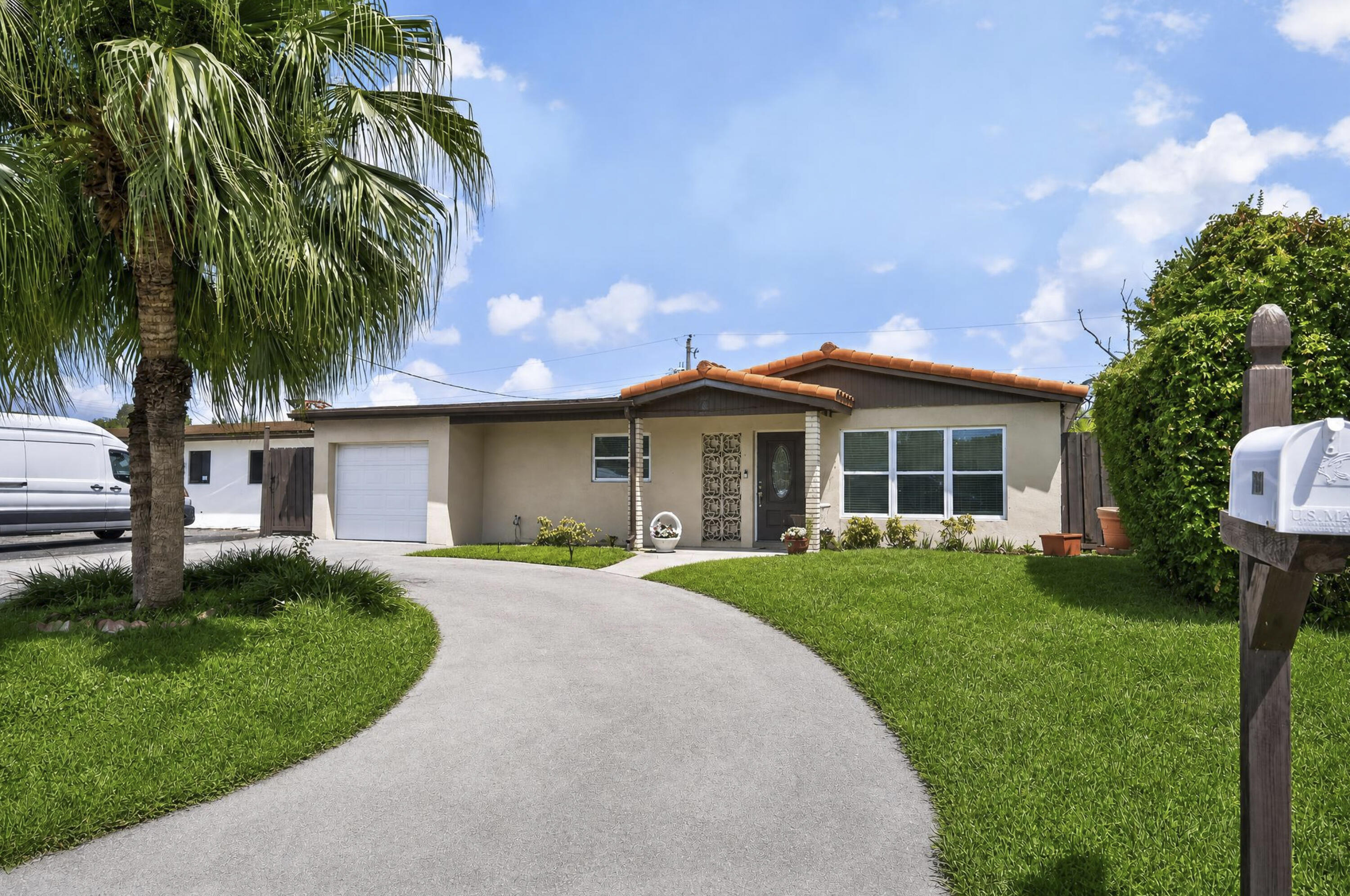 7961 N NORMANDY Street — Photo 3