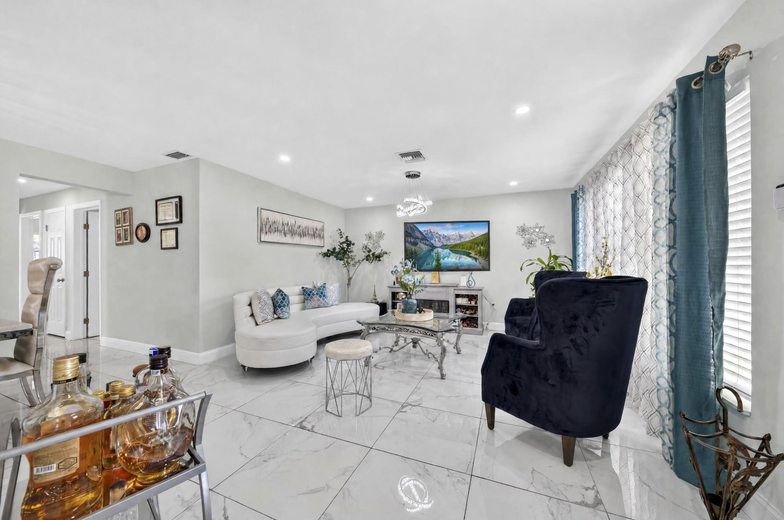 7961 N NORMANDY Street — Photo 5