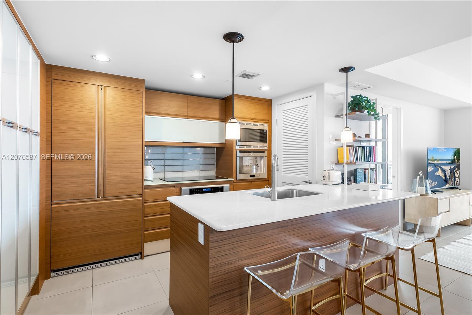 5875 Collins Ave # 903 — Photo 4