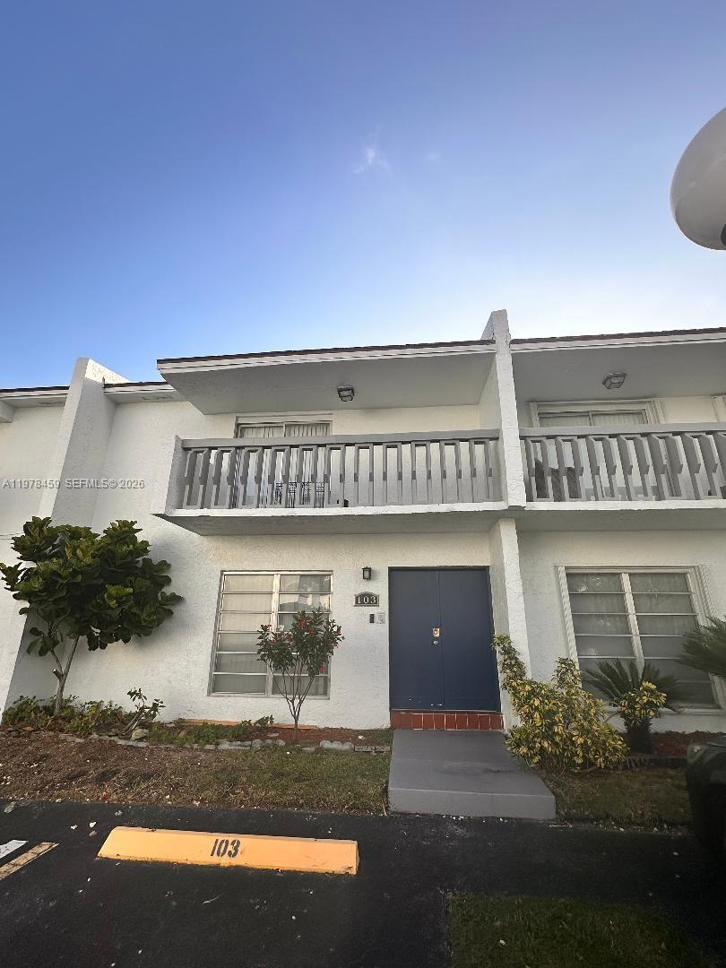 9400 SW 170th St # 103 — Photo 3