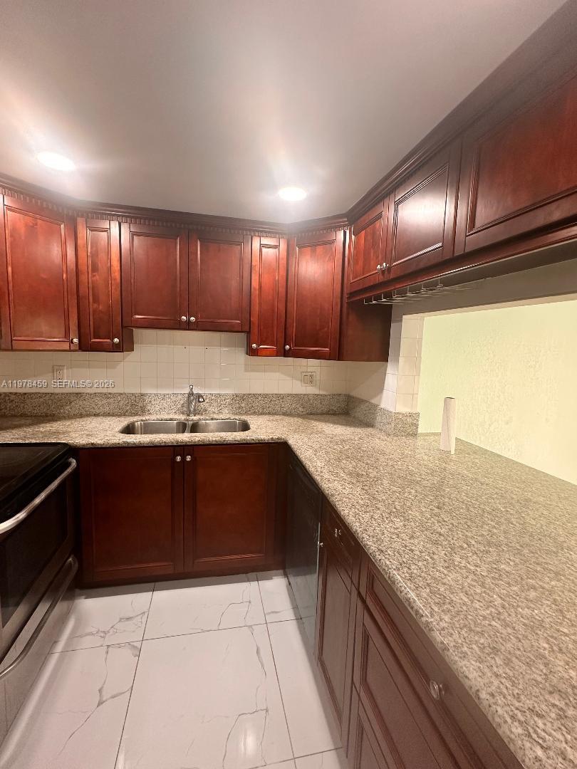 9400 SW 170th St # 103 — Photo 5