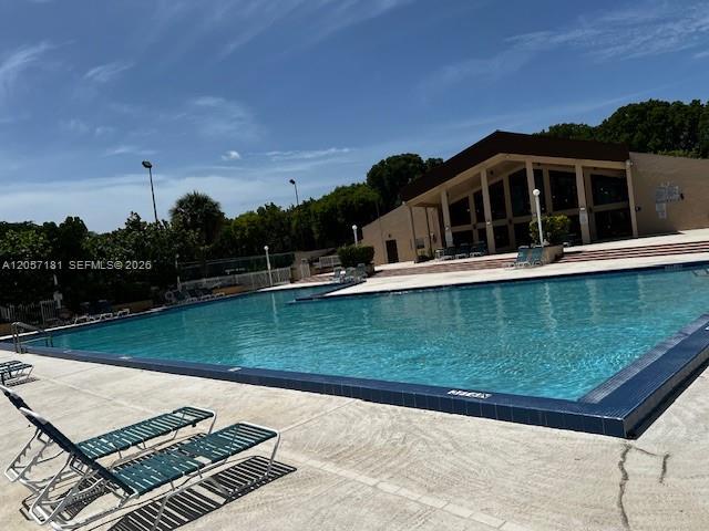 14525 N Kendall Dr # 304J — Photo 3