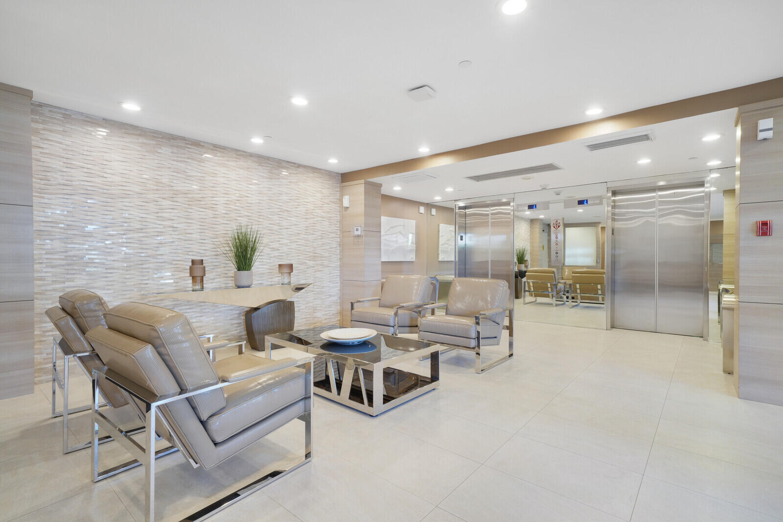 2727 N OCEAN # 203 — Photo 4