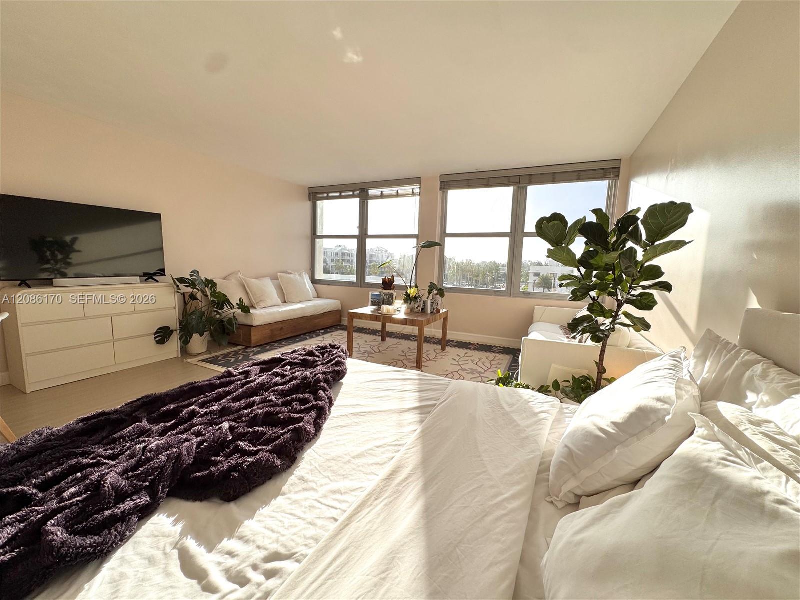 2899 Collins Ave # 550 — Photo 2
