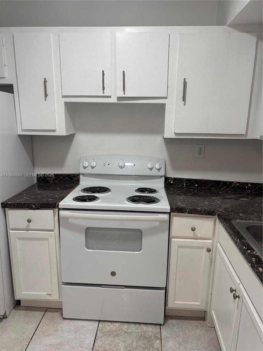 3600 NW 21st St # 101, Lauderdale Lakes FL 33311