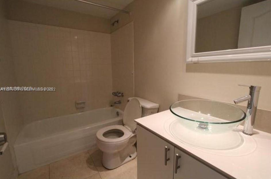 5775 W 20th Ave # 406 — Photo 3