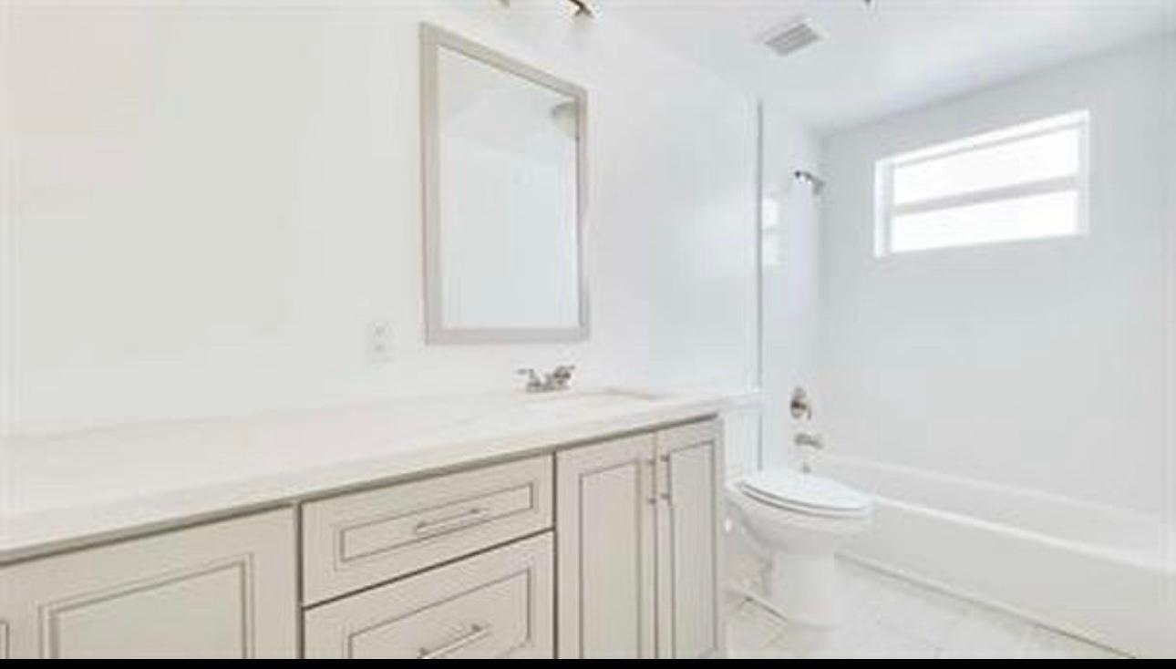 930 N 14TH Court # 15 — Photo 4