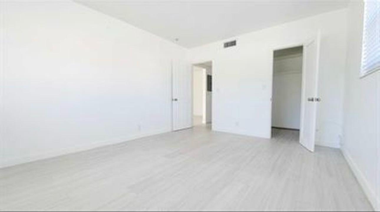 930 N 14TH Court # 15 — Photo 3
