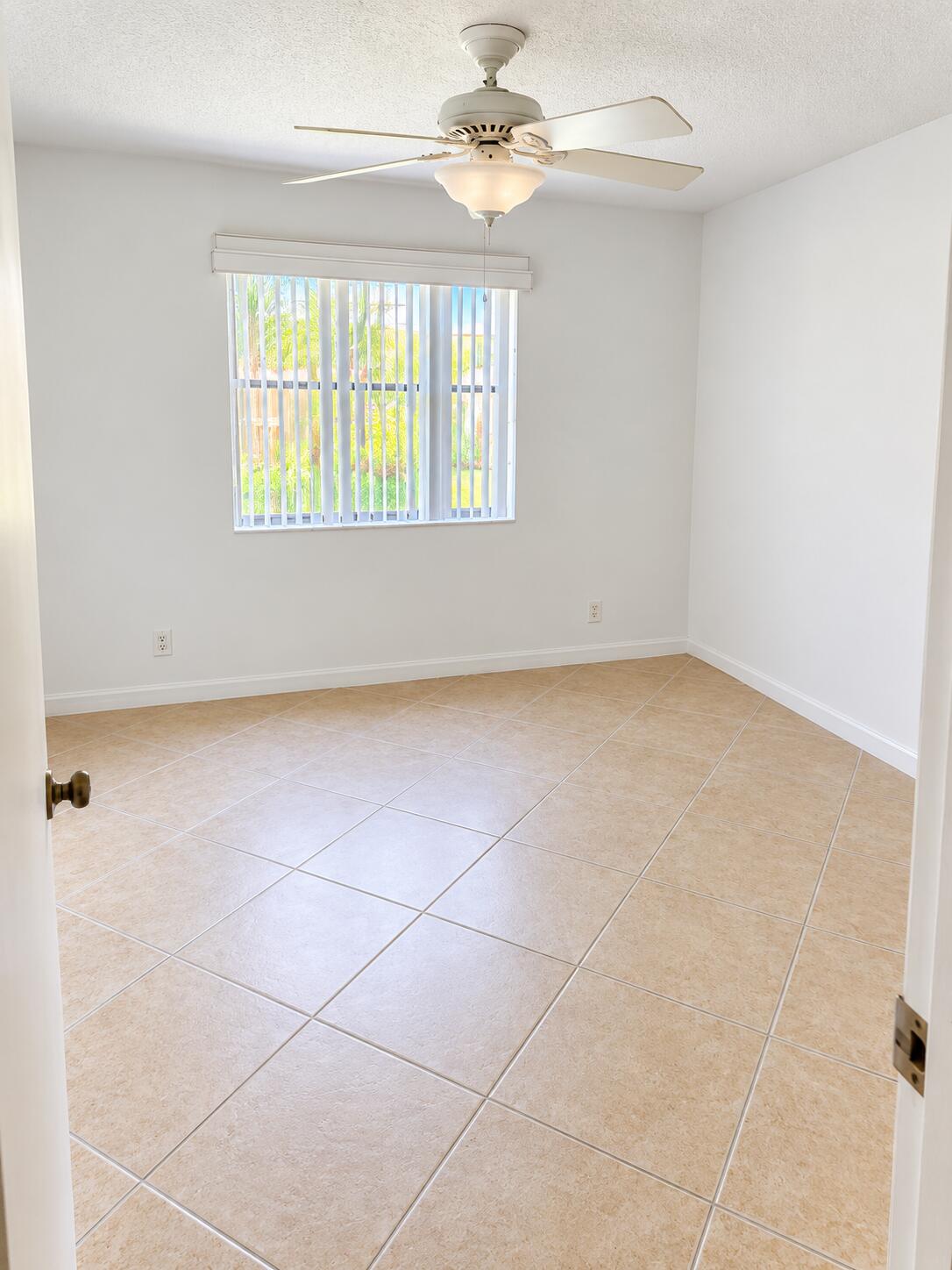 283 Springdale Circle # 28C — Photo 2