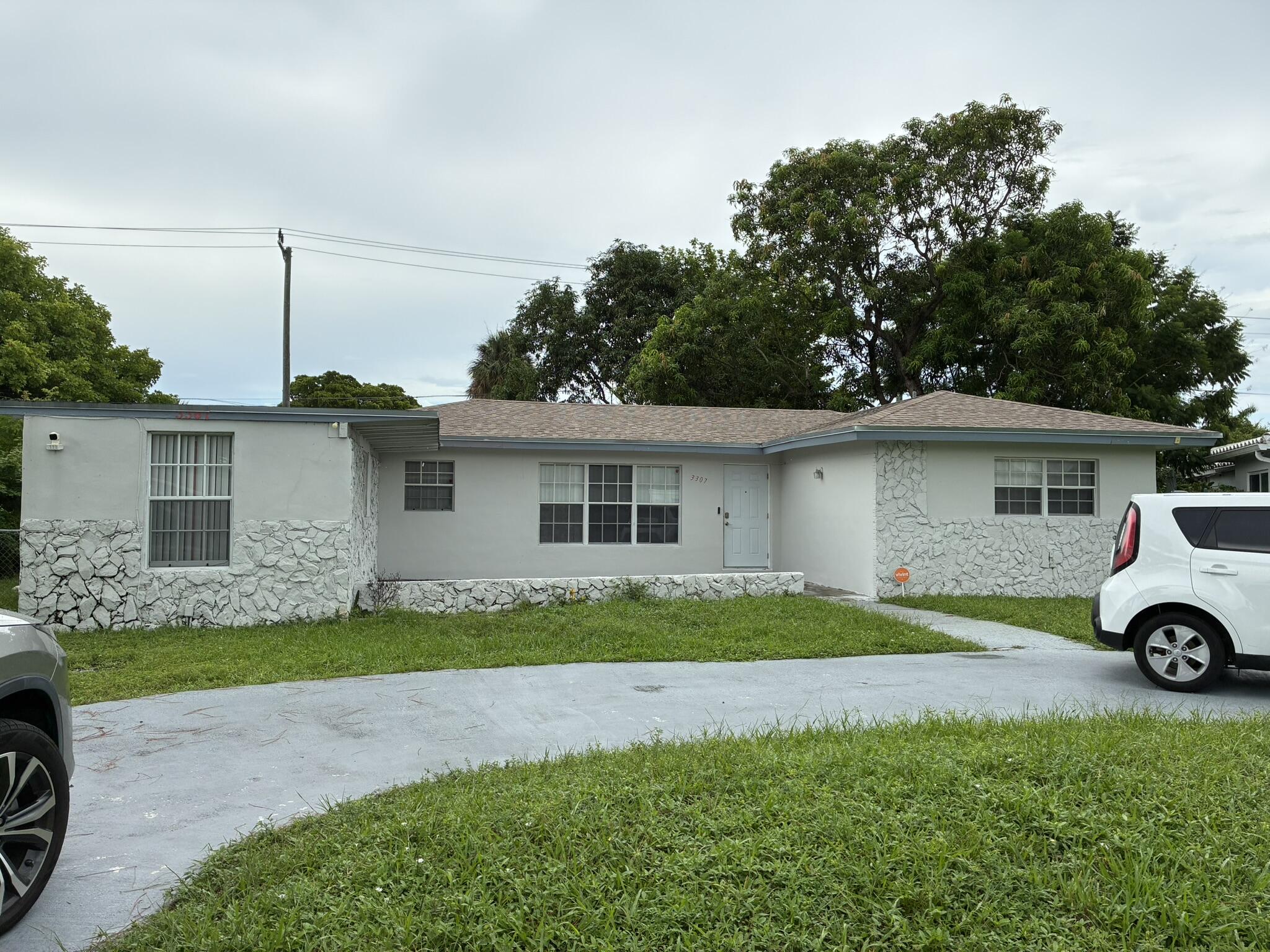 3307 AUBURN Boulevard — Photo 3