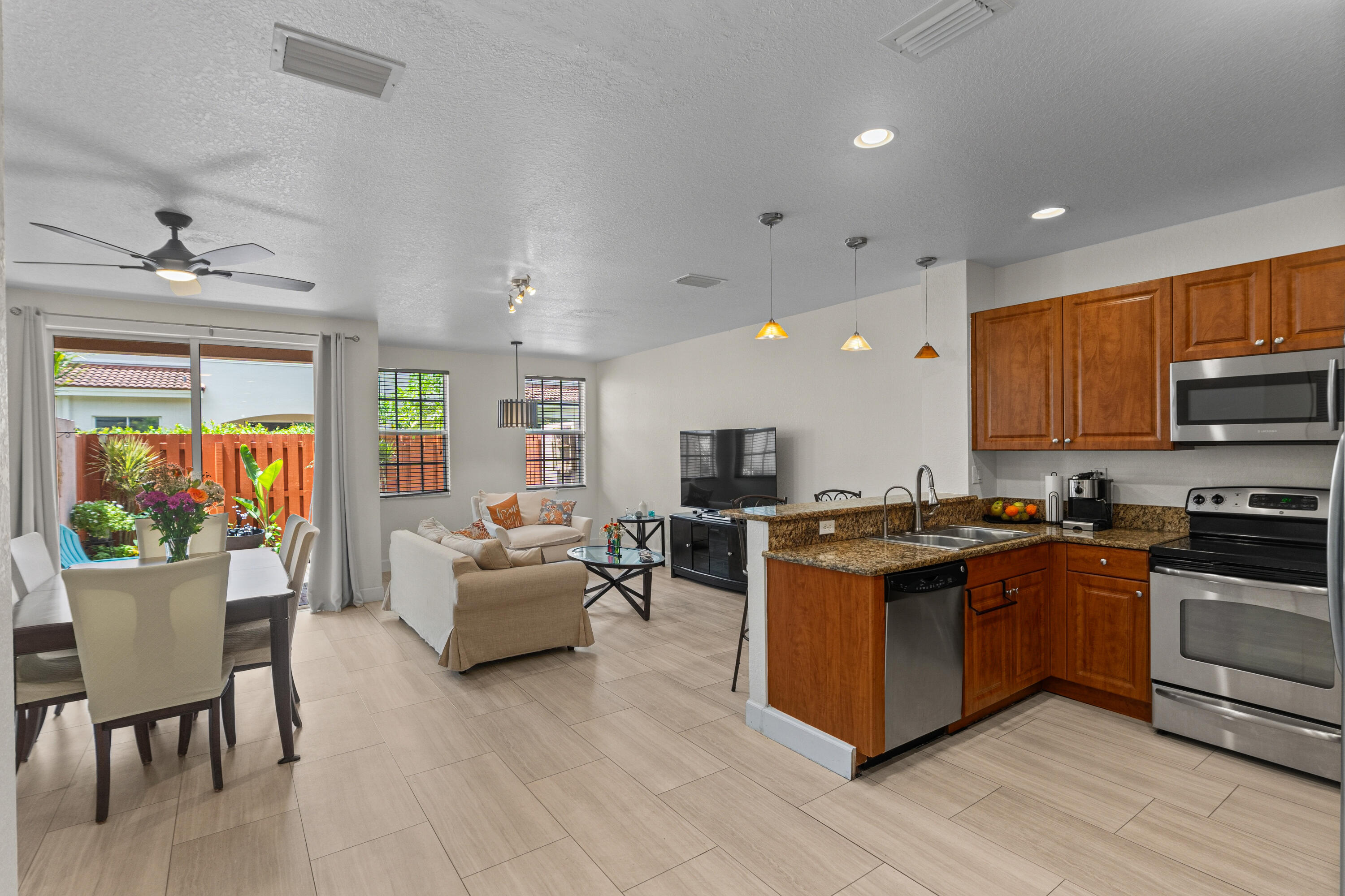 213 Las Brisas Circle — Photo 3
