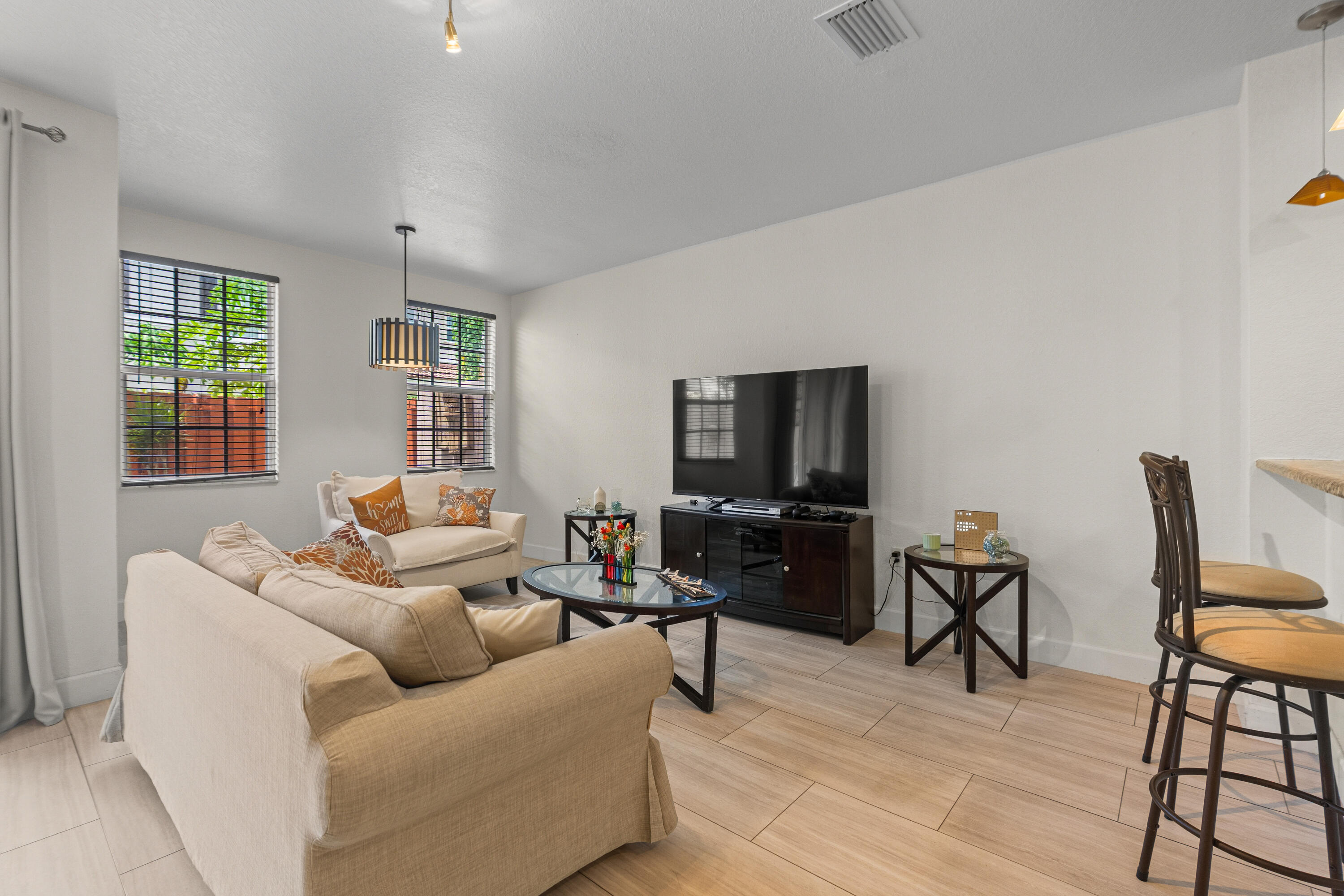 213 Las Brisas Circle — Photo 5