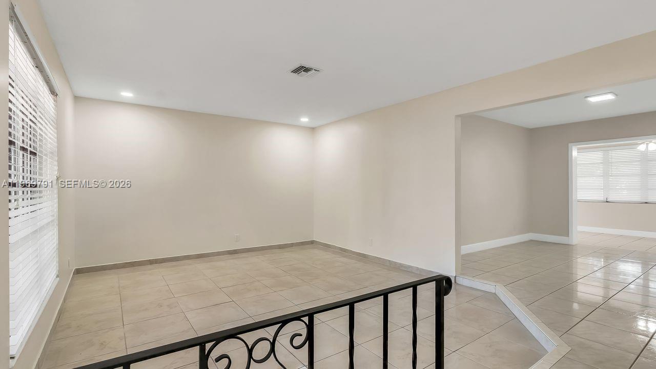 5300 Grant St — Photo 4
