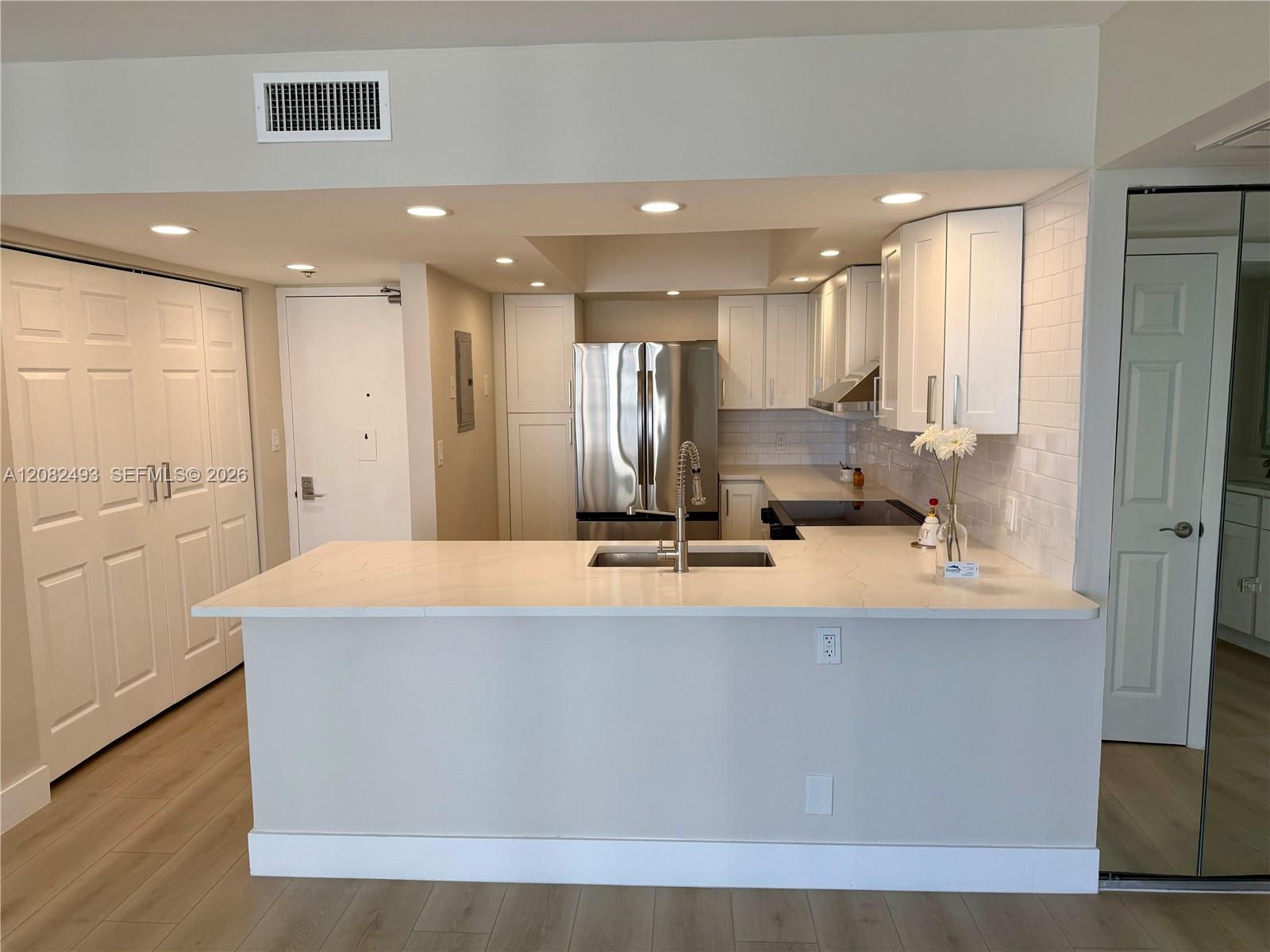 20335 W Country Club Dr # 1203 — Photo 2